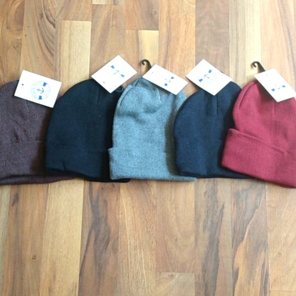 Brand new Yacht & Smith beanies